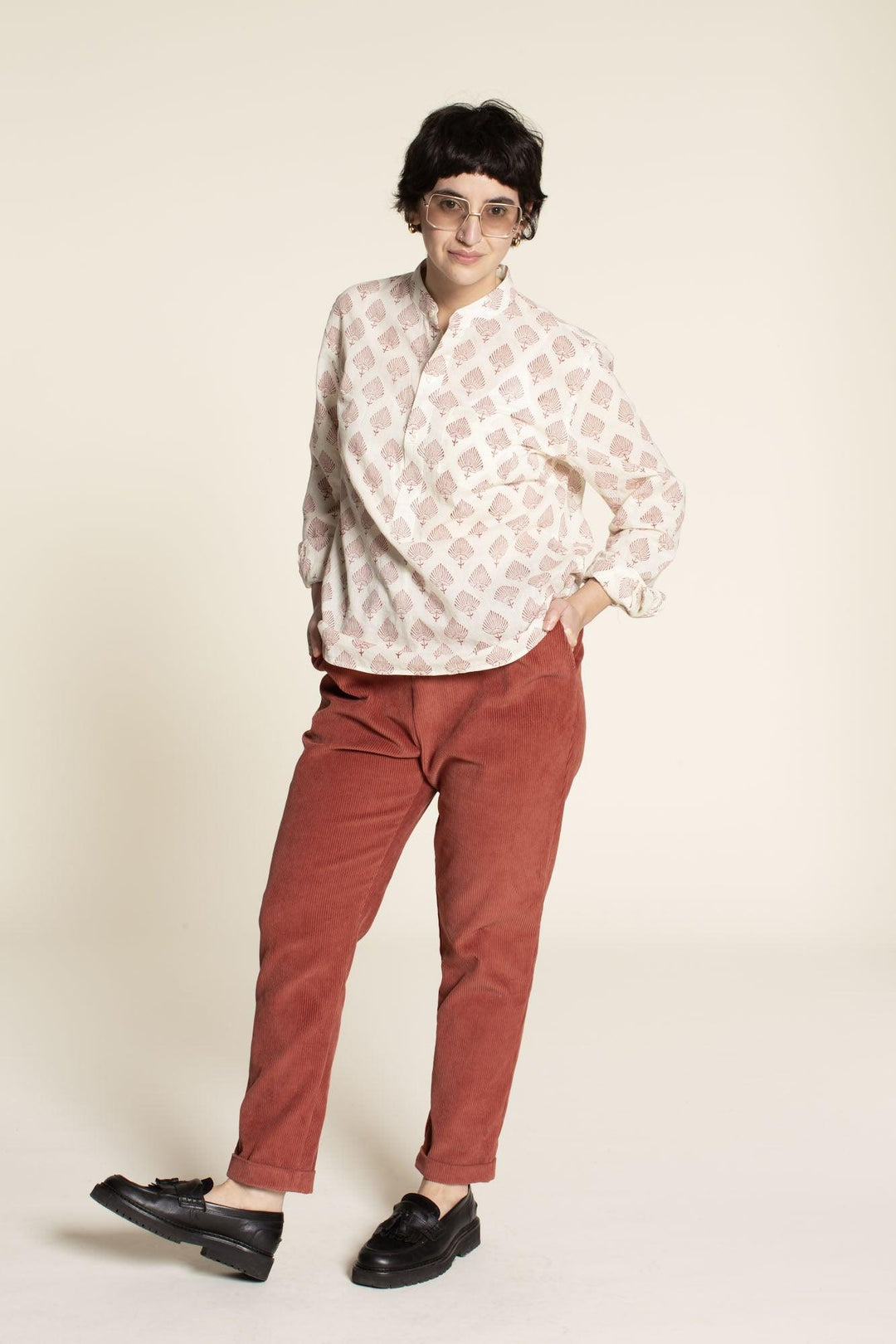 Easy pants Sewing Pattern -Women's sizes - Wardrobe By Me