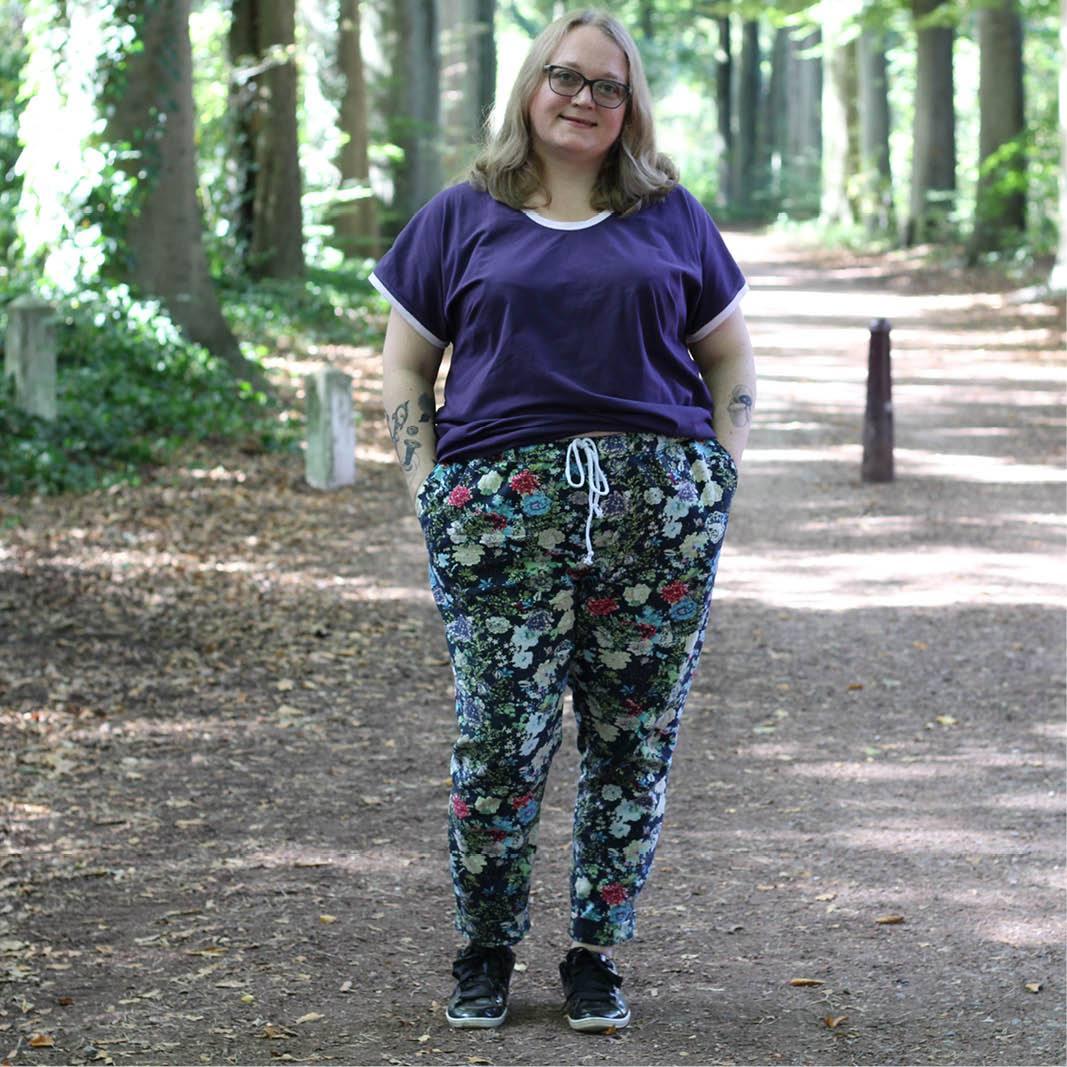 Easy pants Sewing Pattern -Women's sizes - Wardrobe By Me